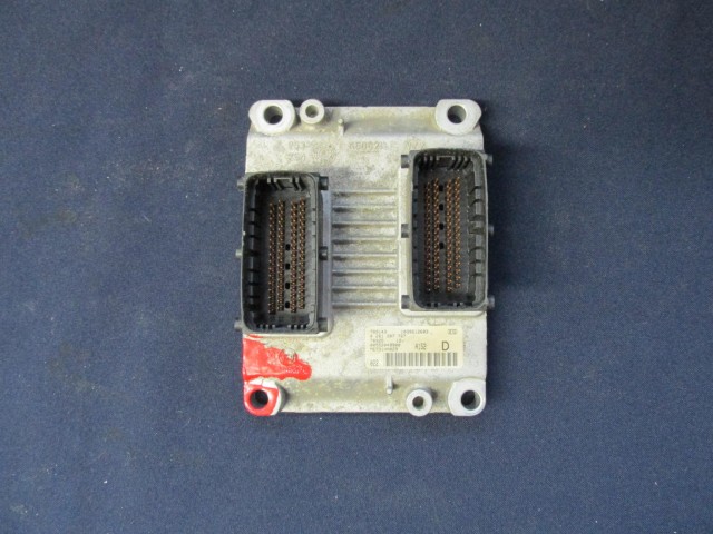 Alfa Romeo 147 1,6 16v benzin motorvezérlő 55204990, 0261207727
