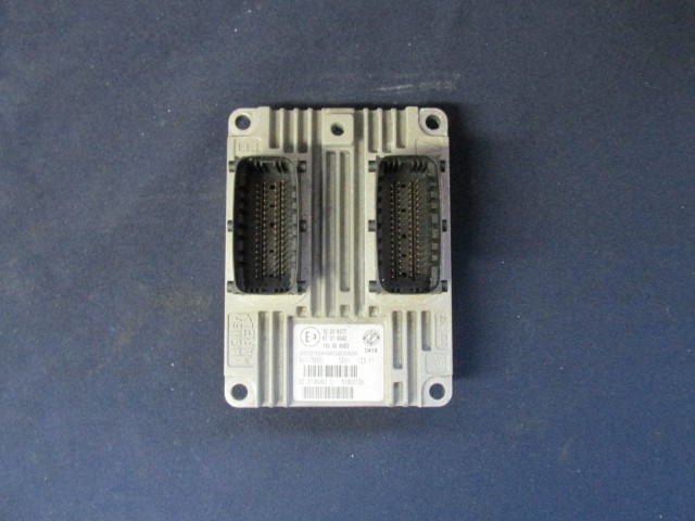 Fiat Punto Evo 1,4 benzin motorvezérlő 51903135