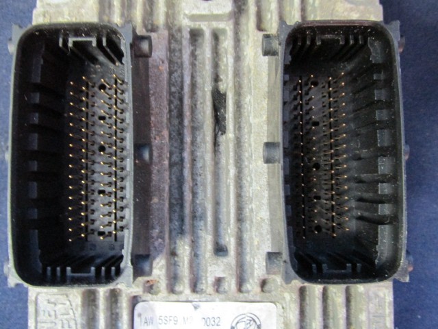 Fiat 500 1,2 8v  benzin motorvezérlő 51847332