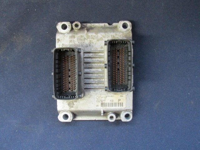 Fiat Panda 2003-2012 1,4 16v  benzin motorvezérlő 51799588, 0261201677