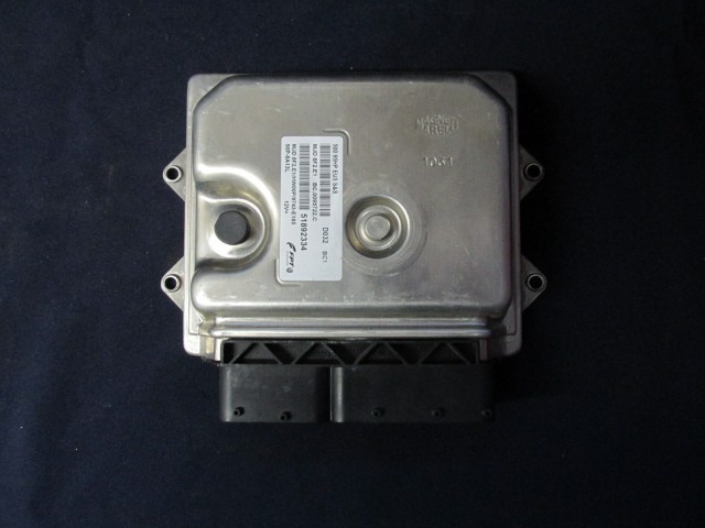 Fiat 500 1,3 16v Diesel motorvezérlő 51892334