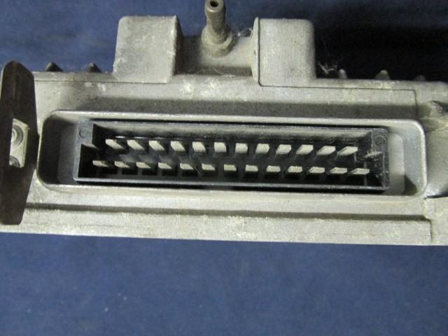 Fiat Croma 2,0 benzin motorvezérlő 6081583