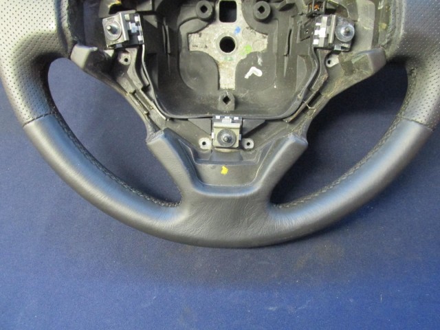 135767 Fiat Croma fekete színű, bőr, multikormányos kormánykerék