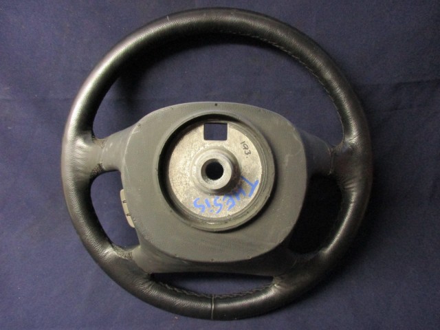 135812 Lancia Thesis fekete színű,bőr, multikormányos kormánykerék