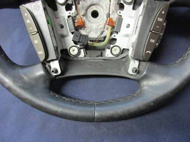 135812 Lancia Thesis fekete színű,bőr, multikormányos kormánykerék