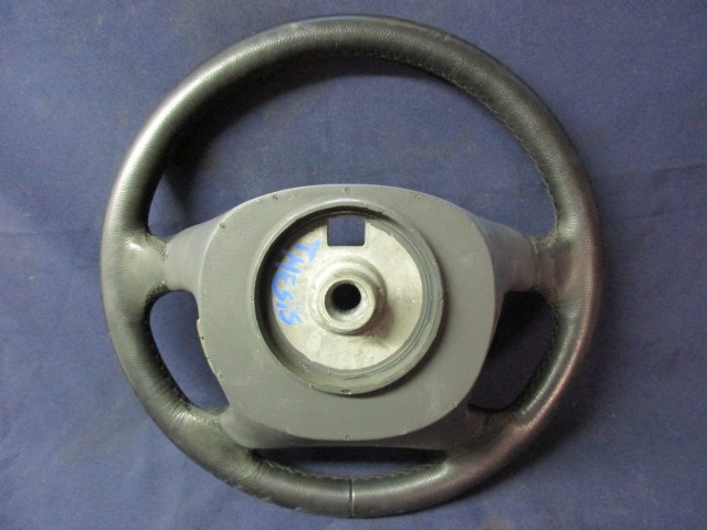 135811 Lancia Thesis fekete színű,bőr,multikormányos kormánykerék