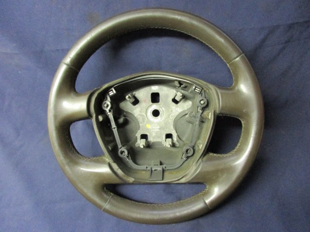 135814 Lancia Musa sötét barna színű,bőr, sima kormánykerék