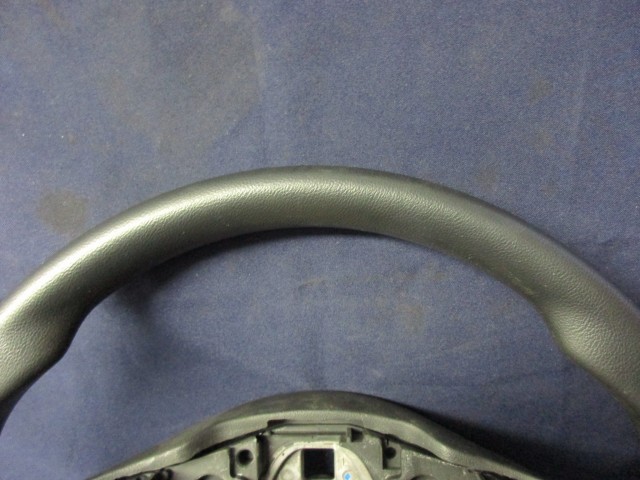 135810 Lancia Ypsilon III. sötét szürke színű,műanyag kormánykerék