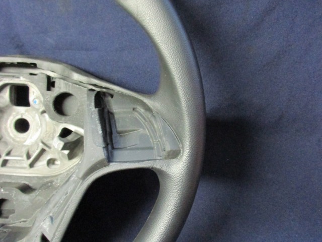 135810 Lancia Ypsilon III. sötét szürke színű,műanyag kormánykerék