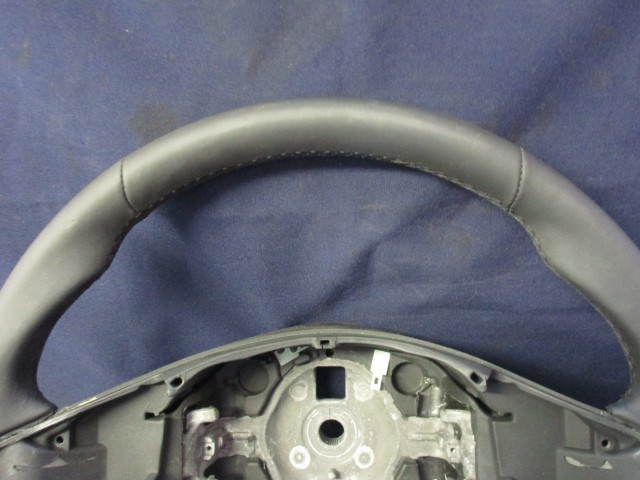 135777 Alfa Romeo Giulietta fekete színű,bőr kormánykerék