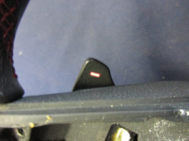 135788 Alfa Romeo Giulietta fekete színű, bőr kormánykerék