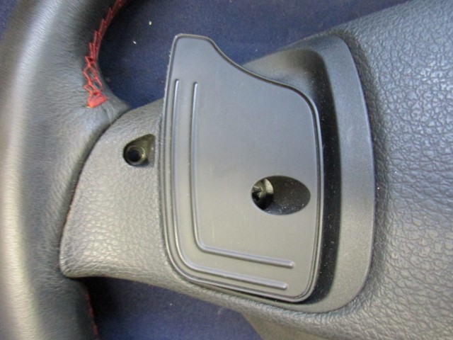 135788 Alfa Romeo Giulietta fekete színű, bőr kormánykerék