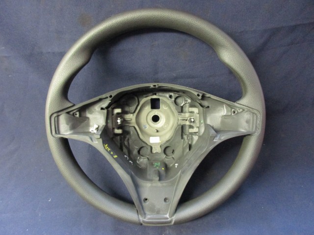 135790 Alfa Romeo Giulietta fekete színű,műanyag kormánykerék 