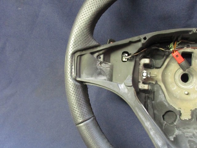 135776 Alfa Romeo Mito fekete színű, bőr kormánykerék