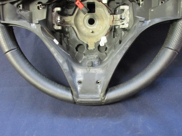 135776 Alfa Romeo Mito fekete színű, bőr kormánykerék