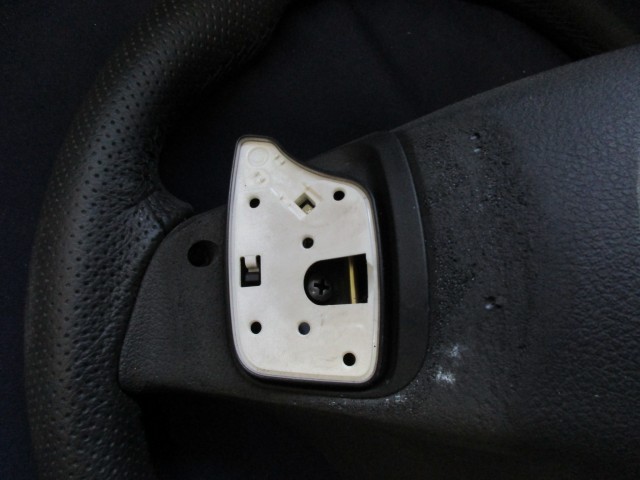 135776 Alfa Romeo Mito fekete színű, bőr kormánykerék