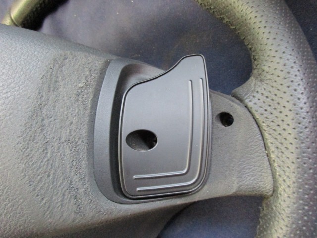 135776 Alfa Romeo Mito fekete színű, bőr kormánykerék