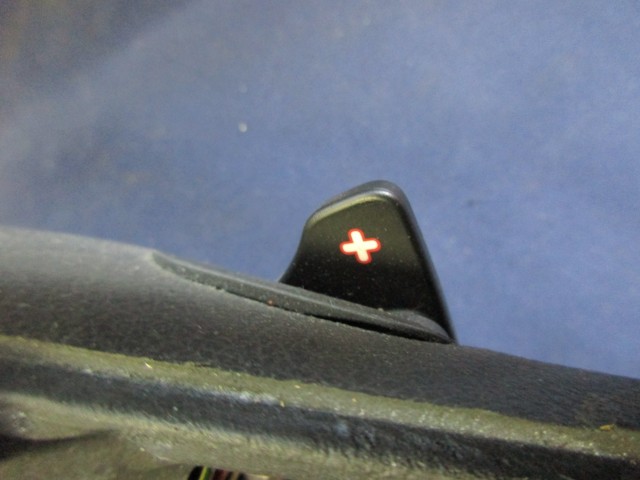 135780 Alfa Romeo Mito fekete színű, bőr kormánykerék