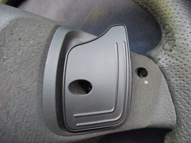 135780 Alfa Romeo Mito fekete színű, bőr kormánykerék