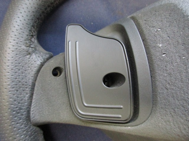 135780 Alfa Romeo Mito fekete színű, bőr kormánykerék