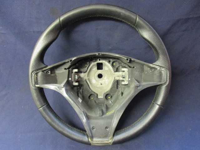 135783 Alfa Romeo Mito fekete színű, bőr kormánykerék