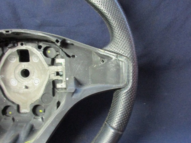 135783 Alfa Romeo Mito fekete színű, bőr kormánykerék