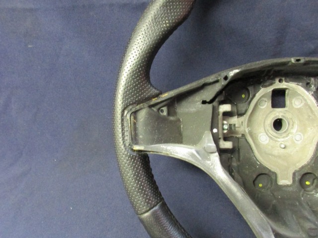 135783 Alfa Romeo Mito fekete színű, bőr kormánykerék