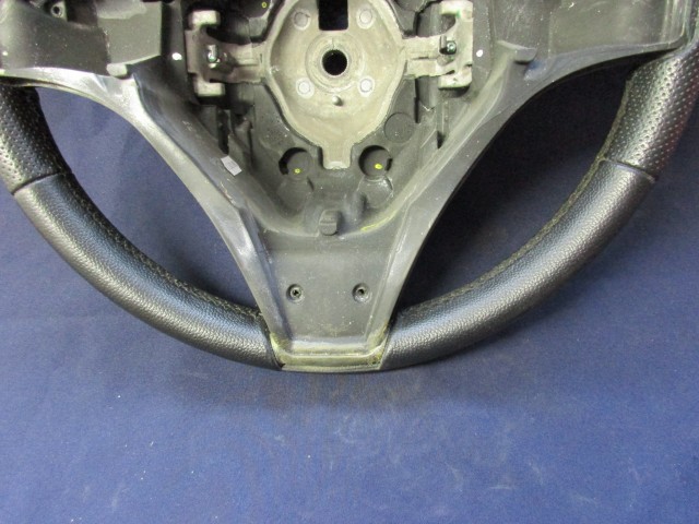 135783 Alfa Romeo Mito fekete színű, bőr kormánykerék