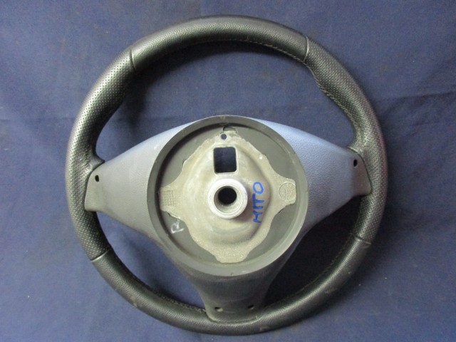 135783 Alfa Romeo Mito fekete színű, bőr kormánykerék