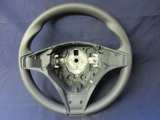 135792 Alfa Romeo Mito fekete színű,műanyag kormánykerék