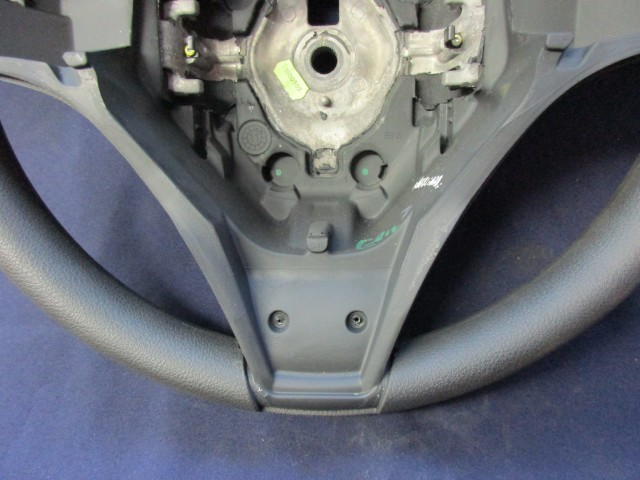 135792 Alfa Romeo Mito fekete színű,műanyag kormánykerék