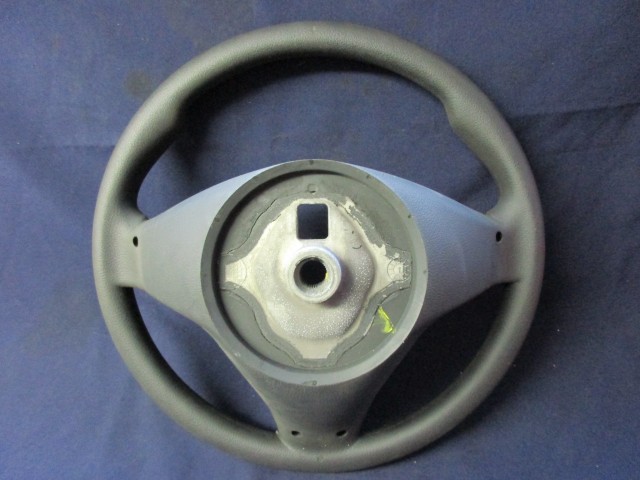 135792 Alfa Romeo Mito fekete színű,műanyag kormánykerék