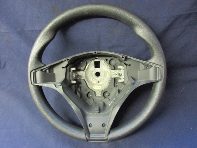 135793 Alfa Romeo Mito fekete színű, műanyag kormánykerék 