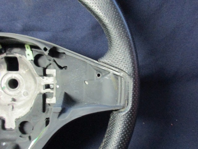 135794 Alfa Romeo Mito fekete színű, bőr kormánykerék