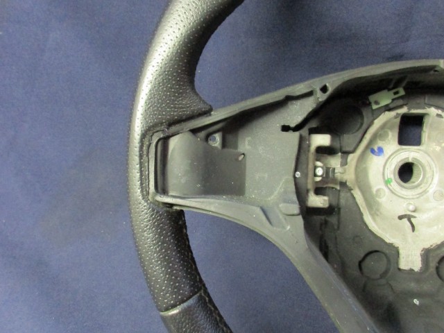 135794 Alfa Romeo Mito fekete színű, bőr kormánykerék