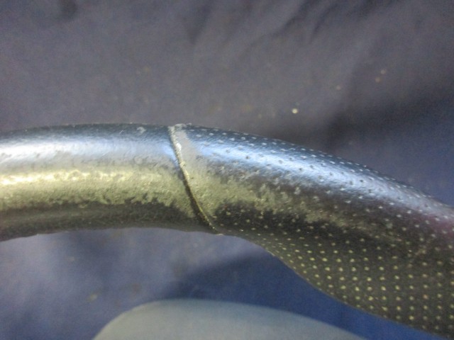 135795 Alfa Romeo Mito fekete színű, bőr kormánykerék