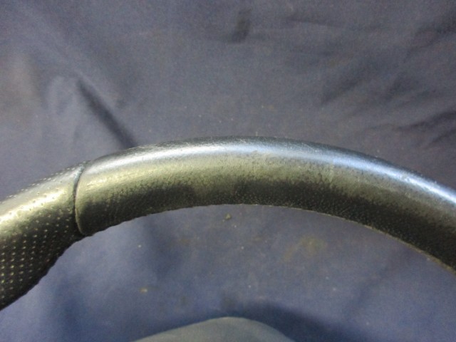 135795 Alfa Romeo Mito fekete színű, bőr kormánykerék