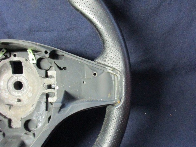 135795 Alfa Romeo Mito fekete színű, bőr kormánykerék