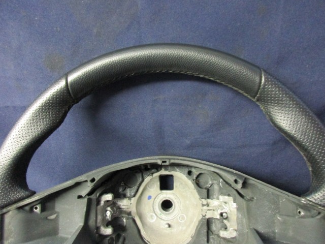 135796 Alfa Romeo Mito fekete színű, bőr kormánykerék