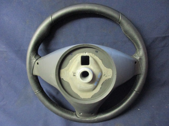 135796 Alfa Romeo Mito fekete színű, bőr kormánykerék