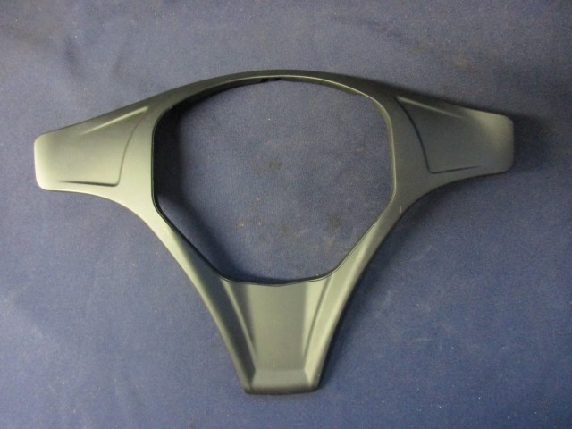 175303 Alfa Romeo Giulietta matt fekete , kormányközép