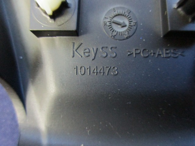 175303 Alfa Romeo Giulietta matt fekete , kormányközép