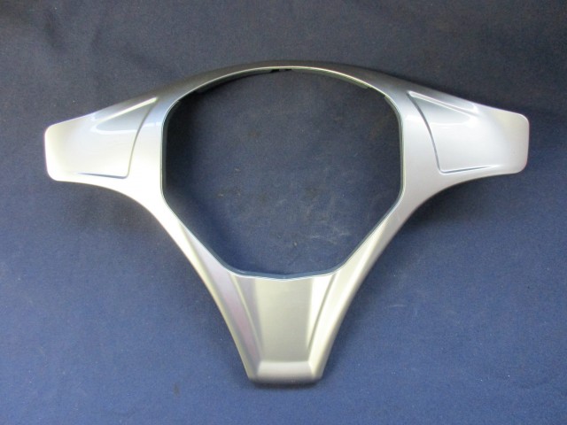 175114 Alfa Romeo MiTo ezüst,  kormányközép