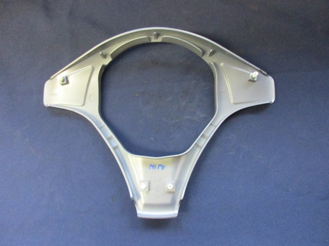 175114 Alfa Romeo MiTo ezüst,  kormányközép