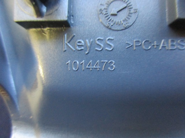 175119 Alfa Romeo MiTo ezüst,kormányközép (enyhén karcos)