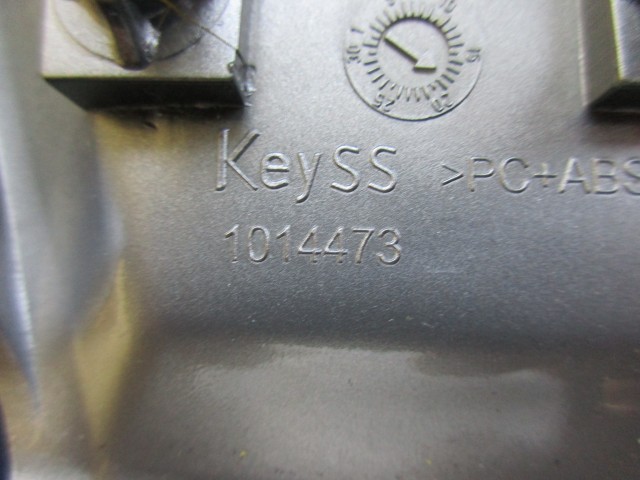 175116 Alfa Romeo Mito ezüst,kormányközép