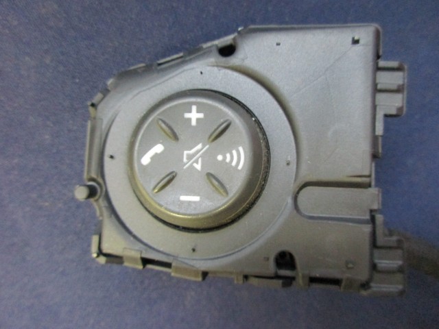 11 Alfa Romeo 159 multikormány gomb