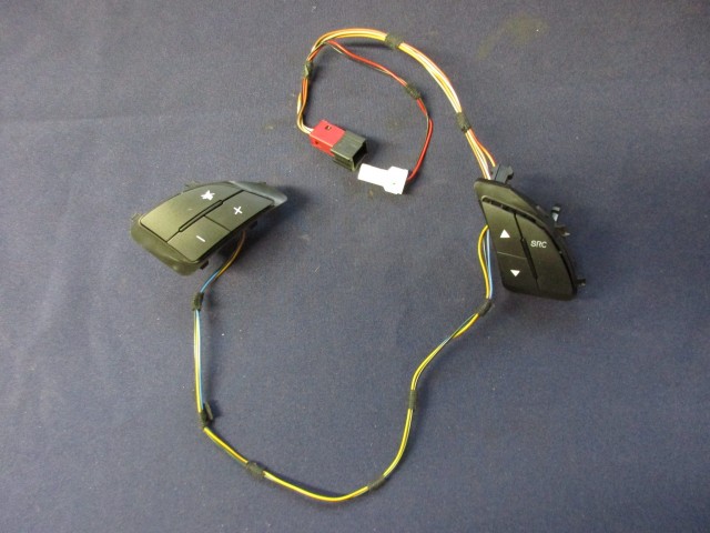 15 Alfa Romeo Giulietta multikormány gomb