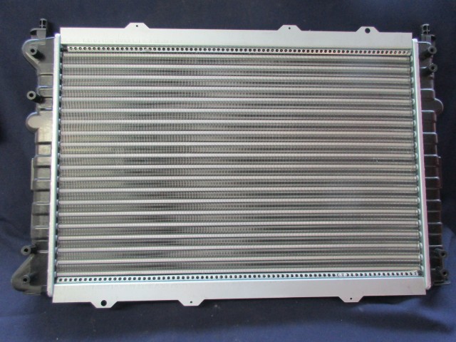 Alfa Romeo 156  utángyártott új Diesel vízhűtő 60690405