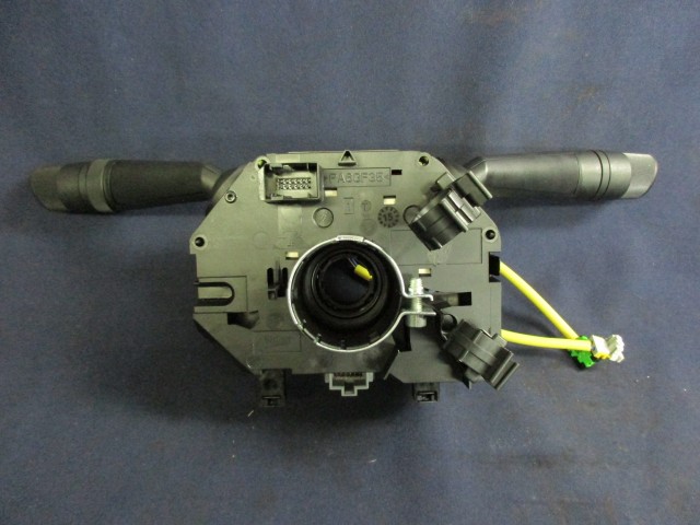 Fiat Grande Punto  gyári új,  multikormányos kormánykapcsoló 735521315